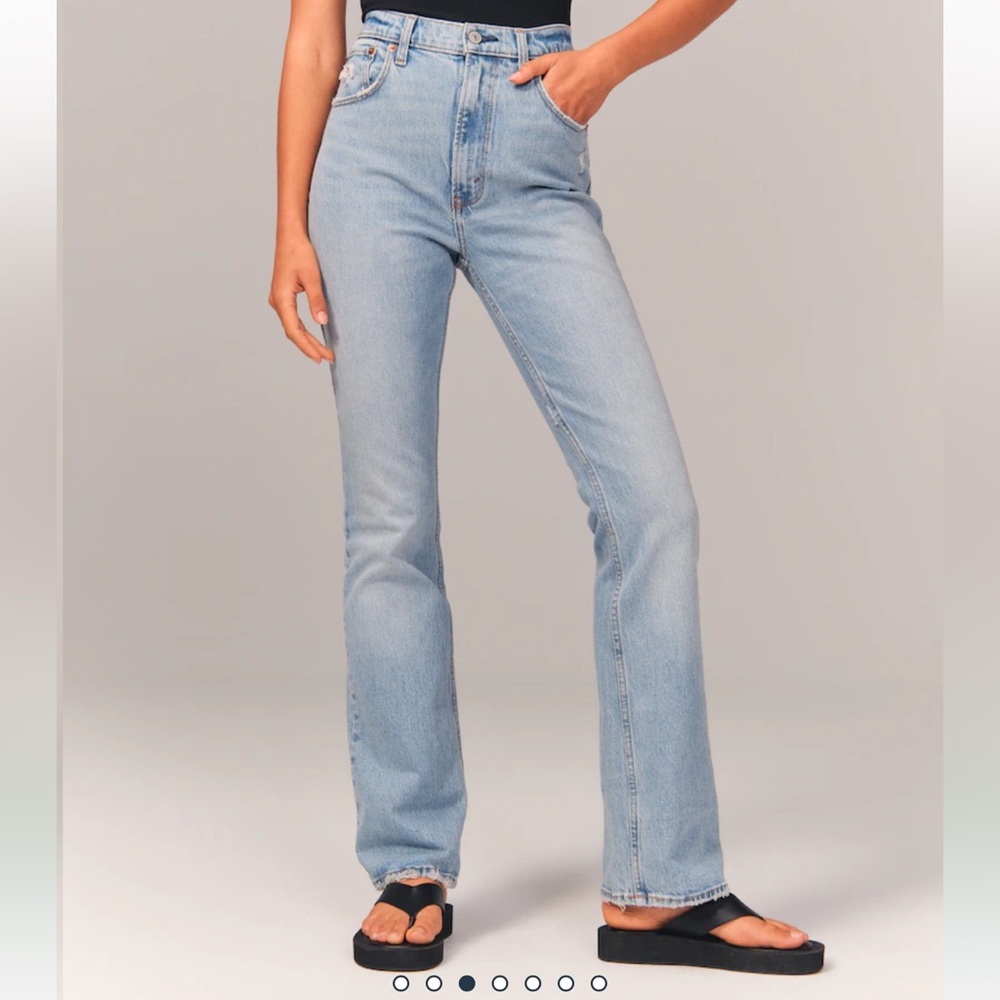 A&F Ultra High Rise Vintage Flare Jean Size 25 Short